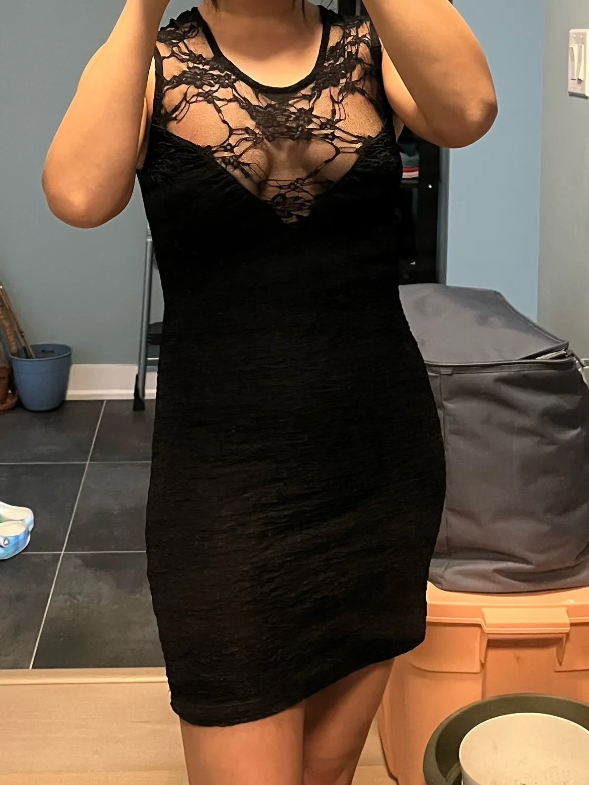 Black sleeveless lace dress (S) image indicator(5)