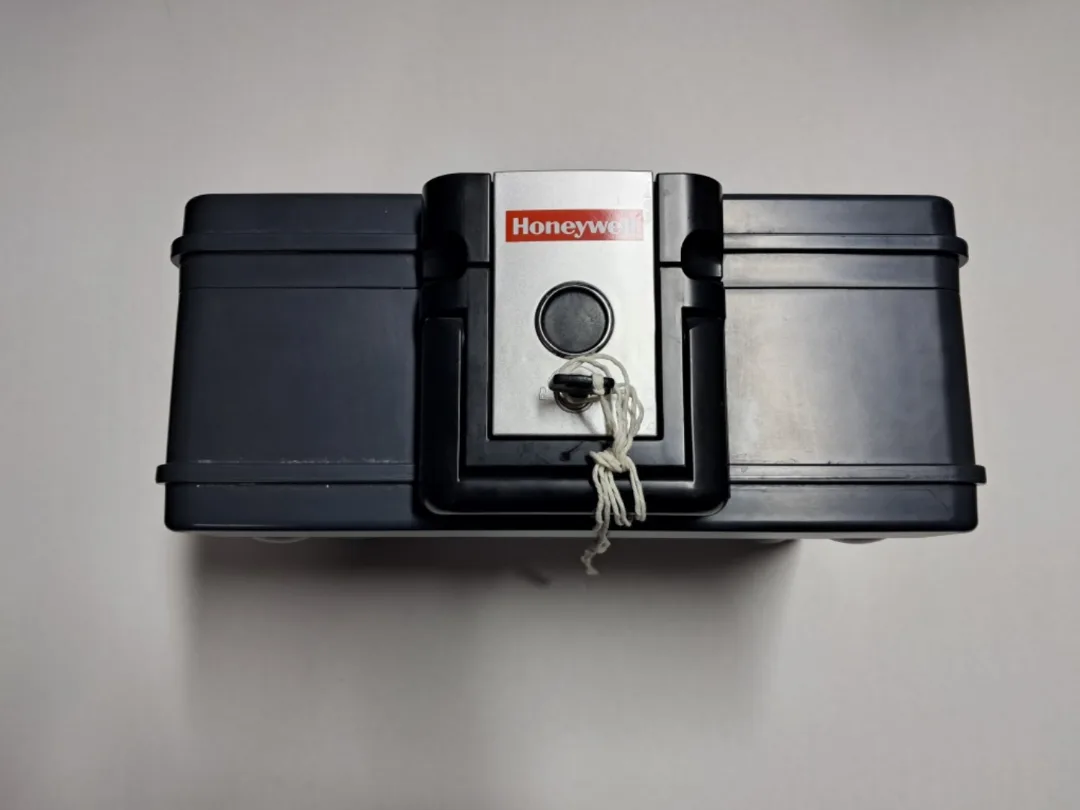 Honeywell Fire Resistant Safe thumbnail