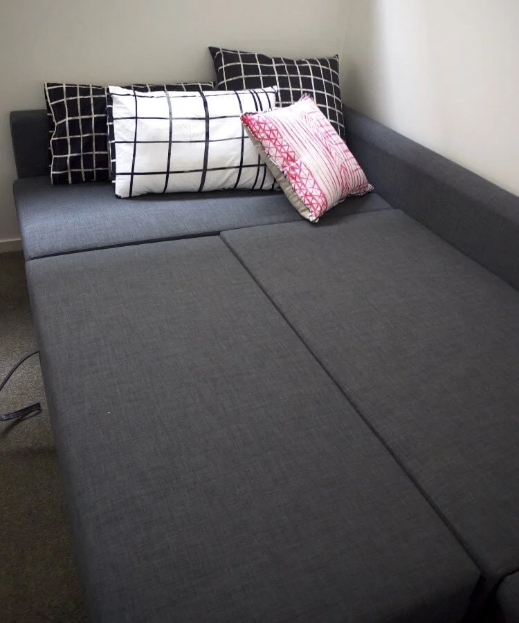 IKEA sofa bed - photo 3