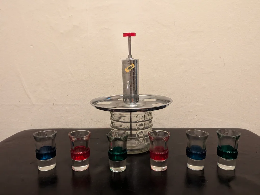 Vintage Liquor Dispenser Set image indicator(2)