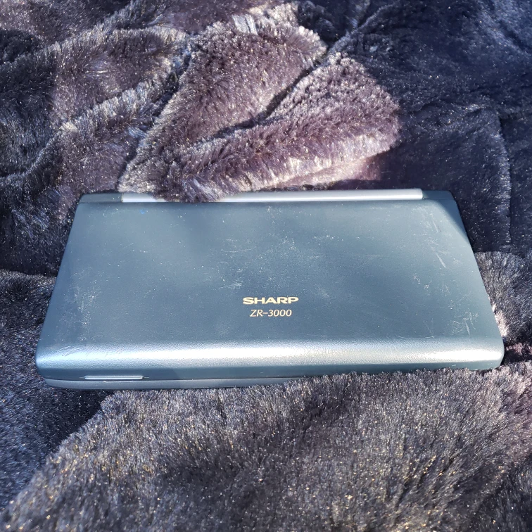 Sharp Zaurus ZR-3000 PDA - photo 2
