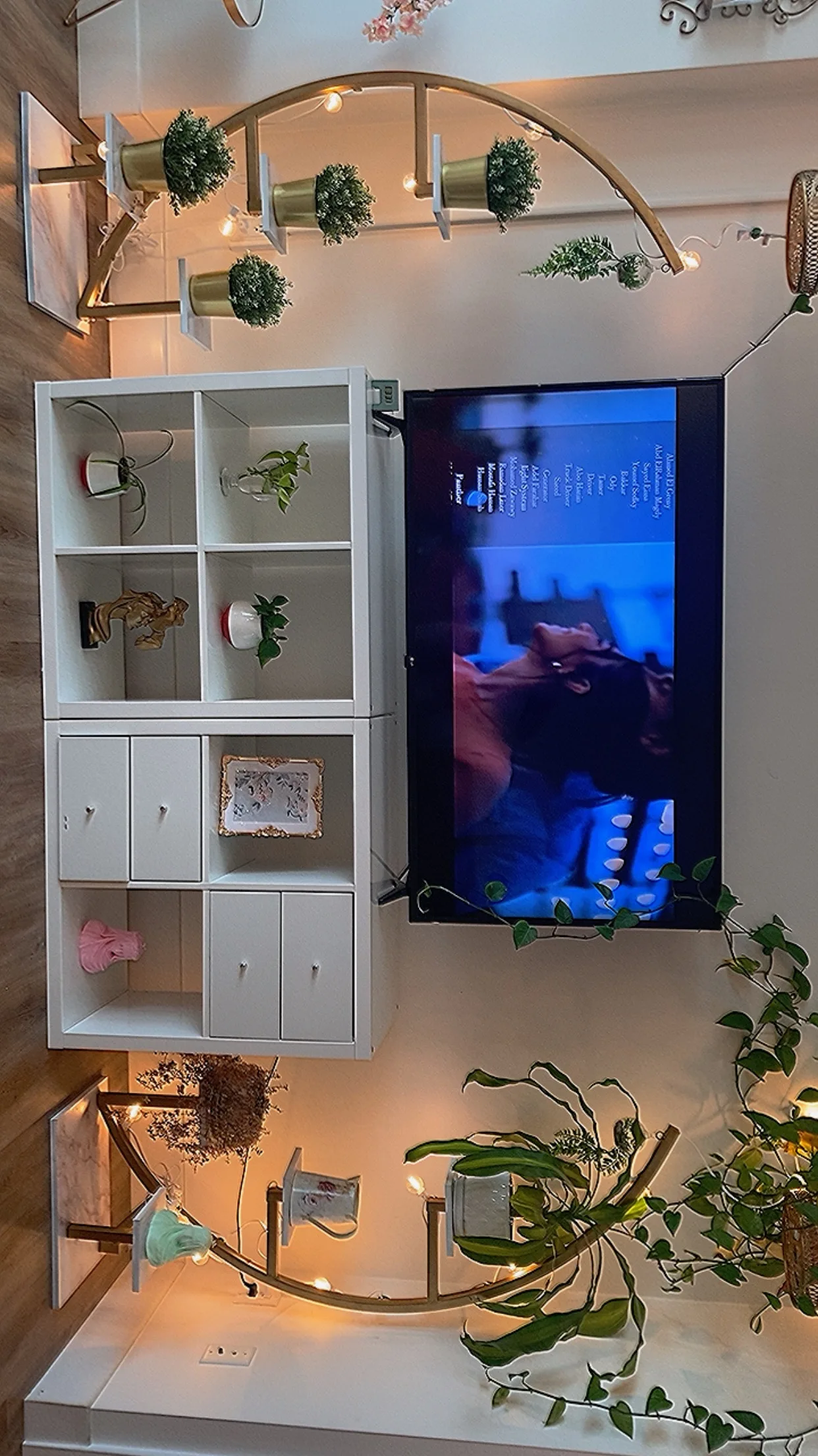 Gold Plant Stand thumbnail