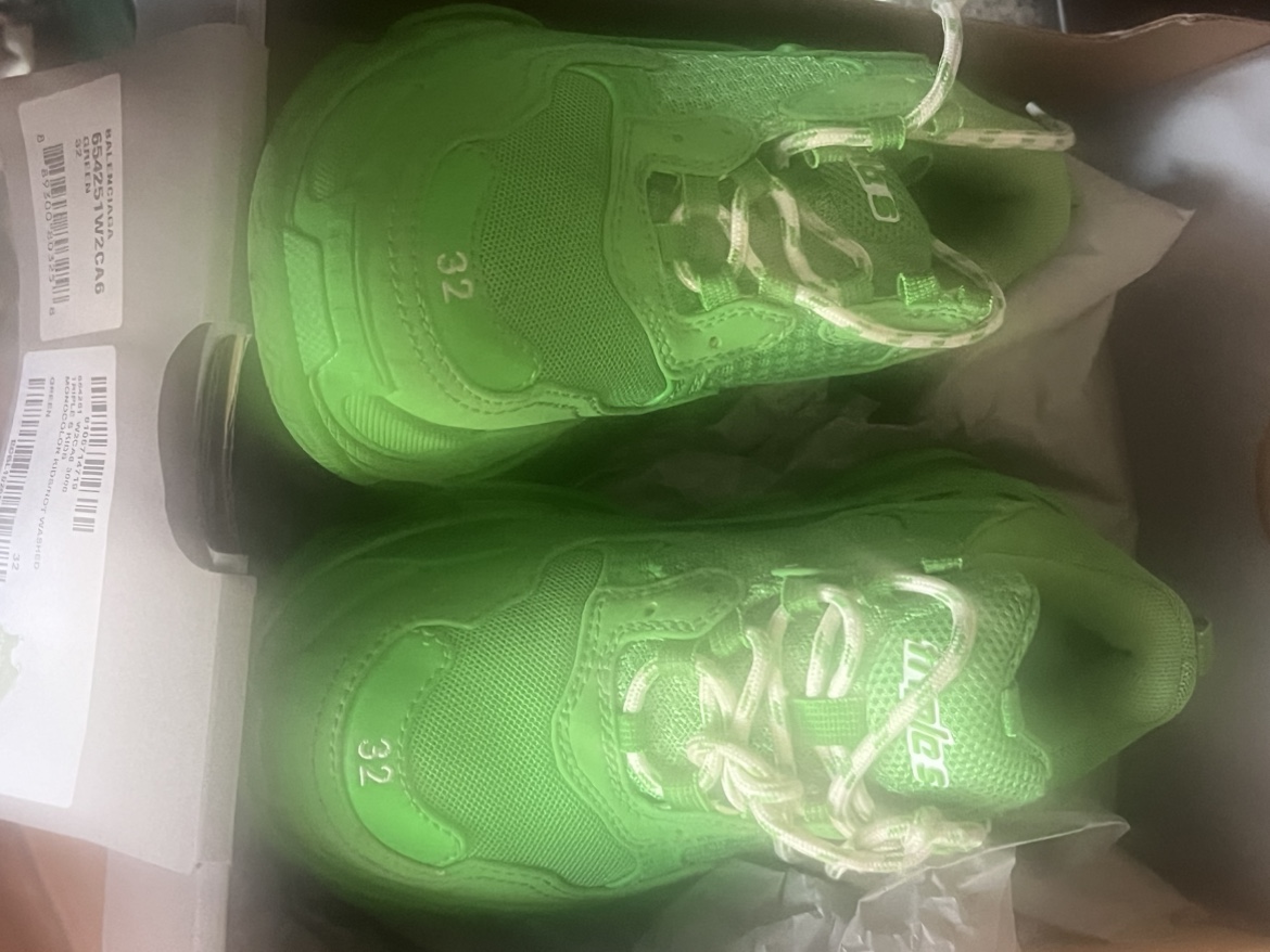 Authentic used green Balenciaga euro 32 ( size US  1 - photo 2