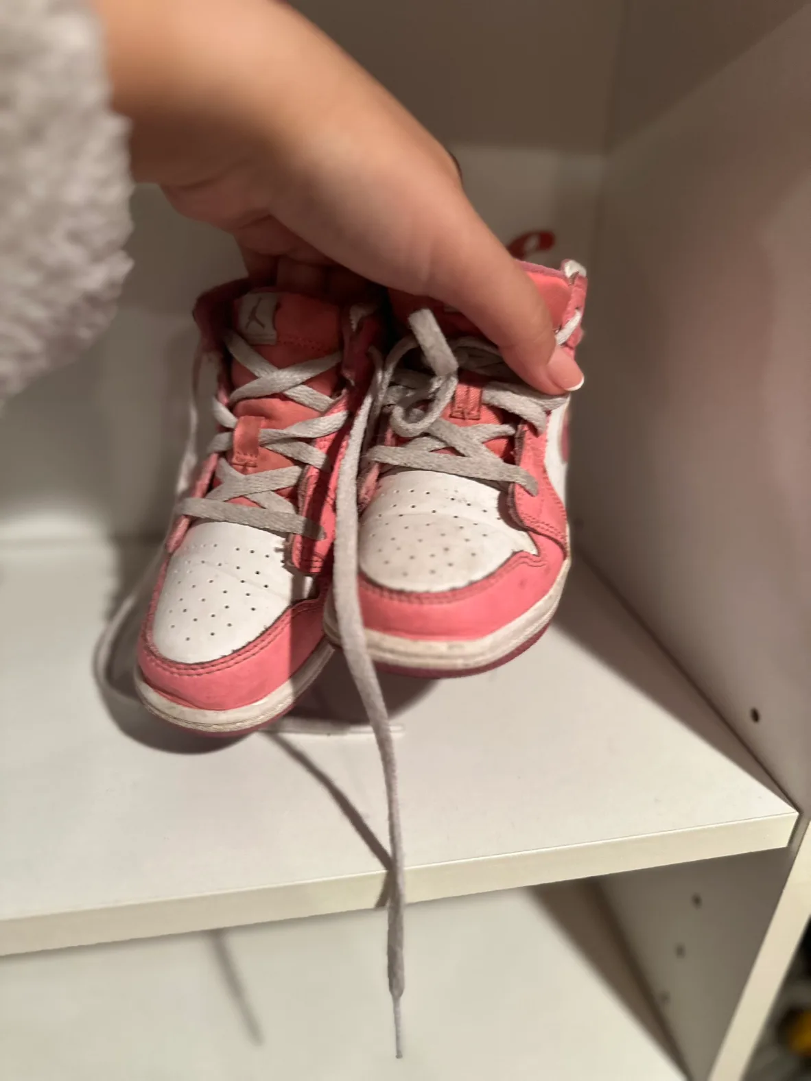 Air Jordan 1 Mid Pink image indicator(7)