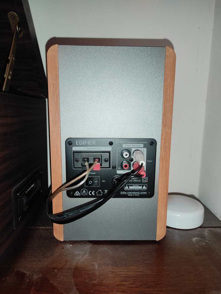 Edifier R1280T: 2.0 Powered Bookshelf Speakers - photo 3