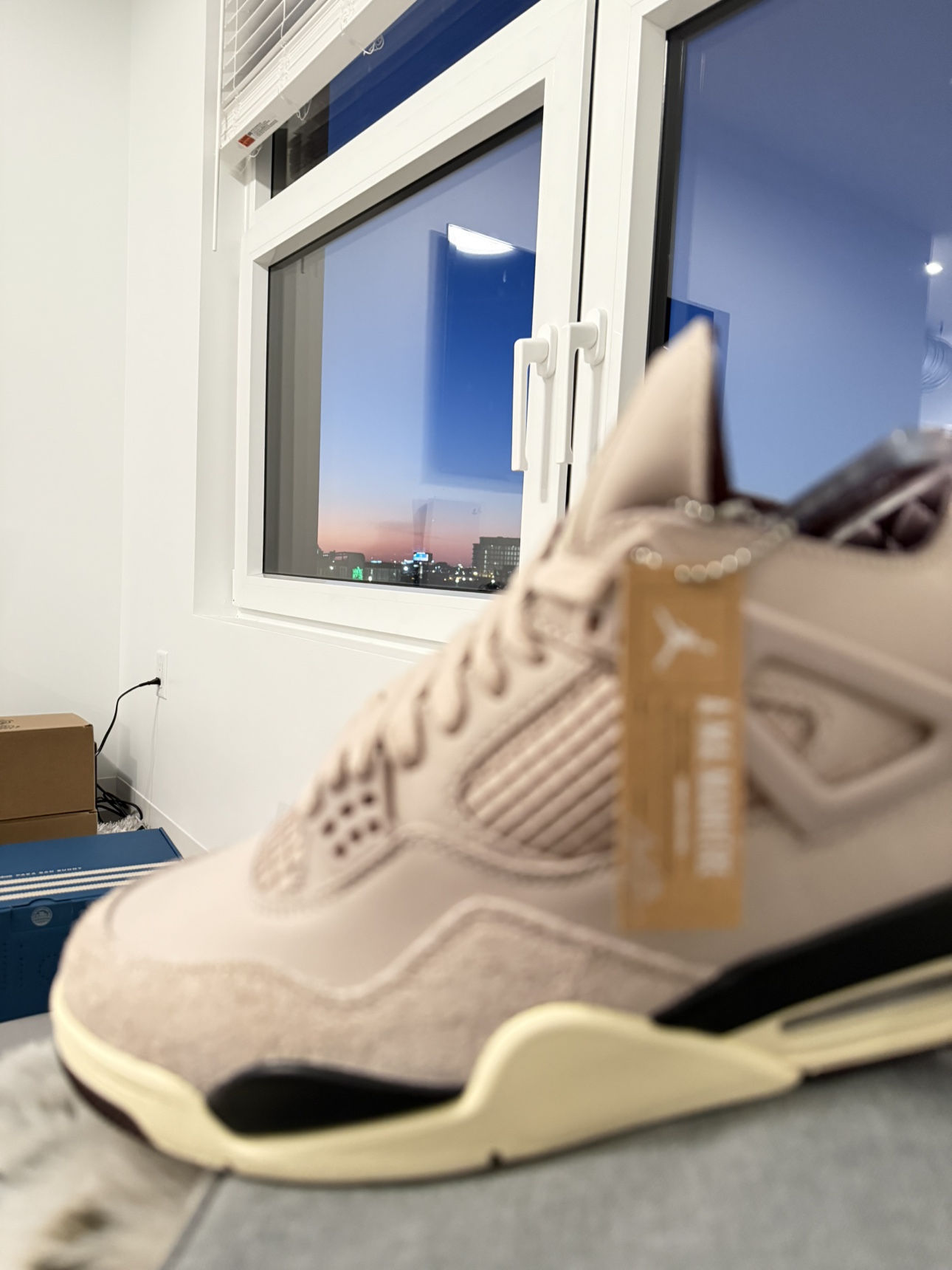 Air Jordan 4 Retro "A Ma Maniére" - photo 3