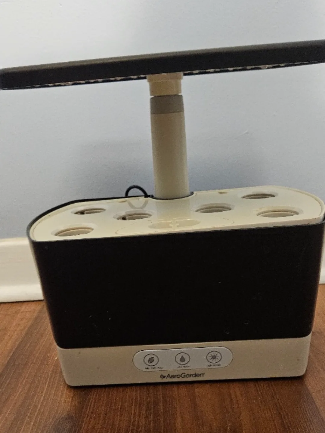 AeroGarden Indoor Hydroponics Garden image indicator(3)