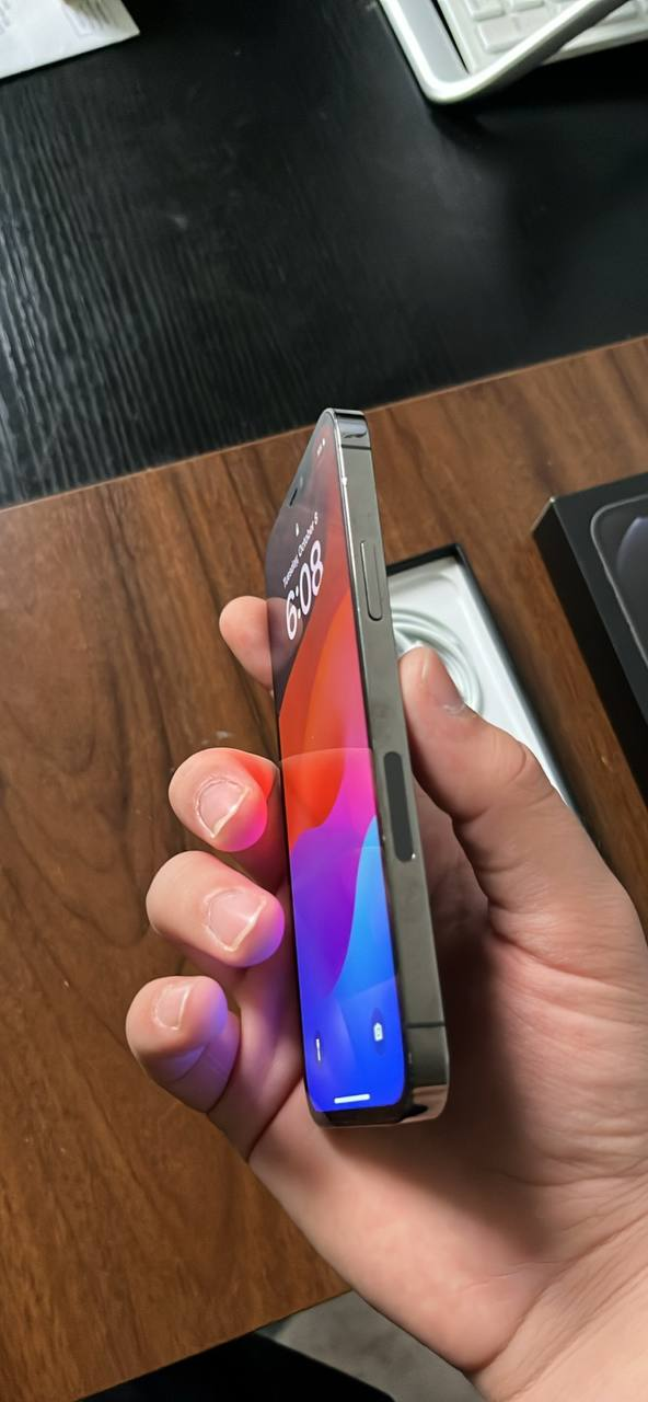 iPhone 12 Pro W/ charger & Original box - photo 3