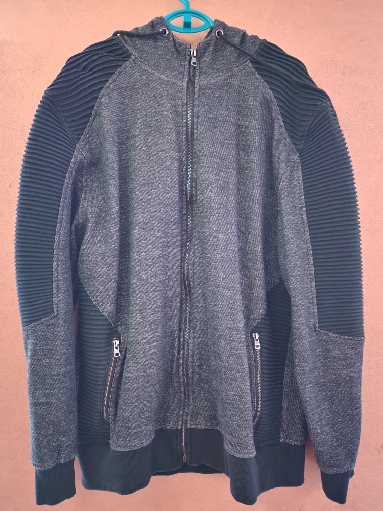 XL Zipper Hoodies thumbnail