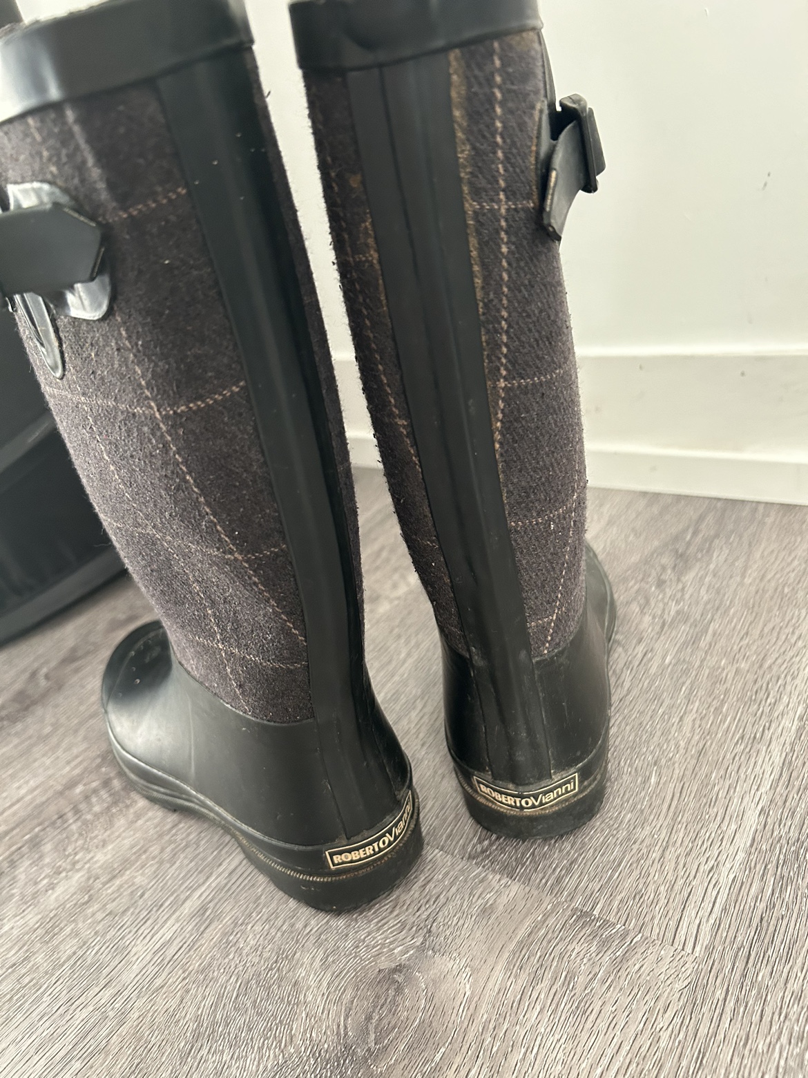 Black and Grey Plaid Rain Boots size 37 - photo 4