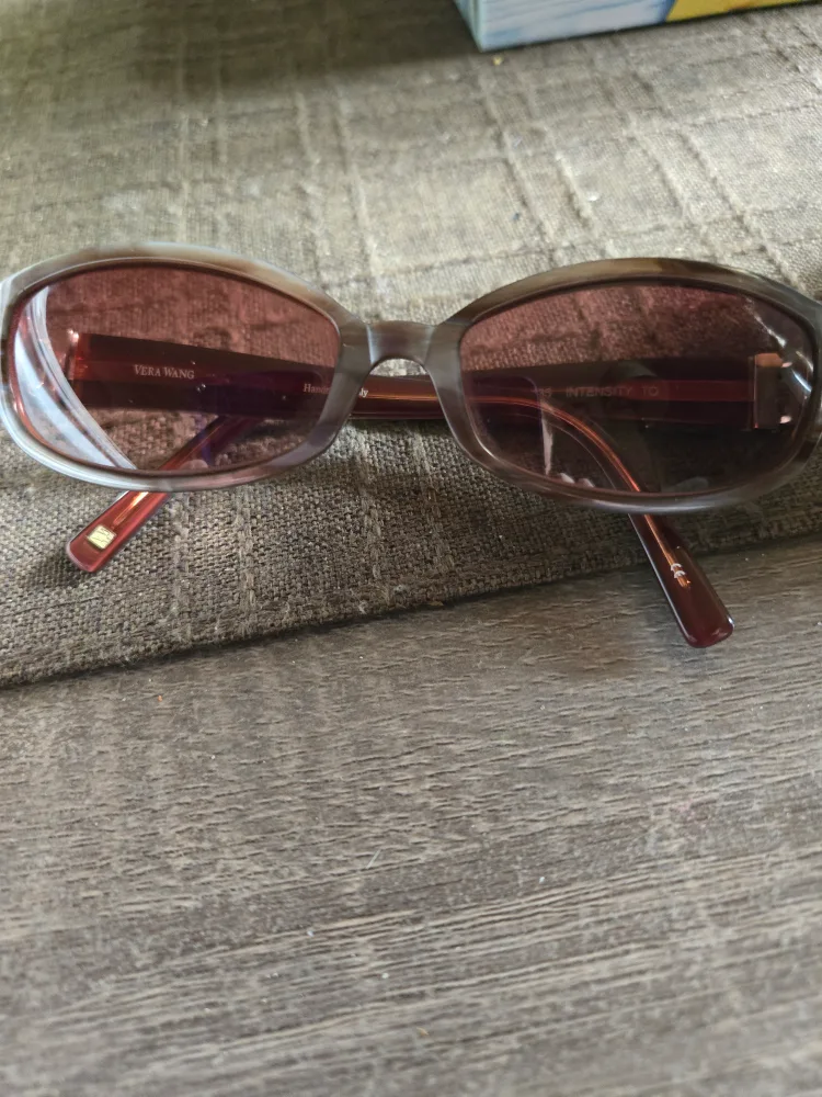 Vera Wang Sunglasses image indicator(2)