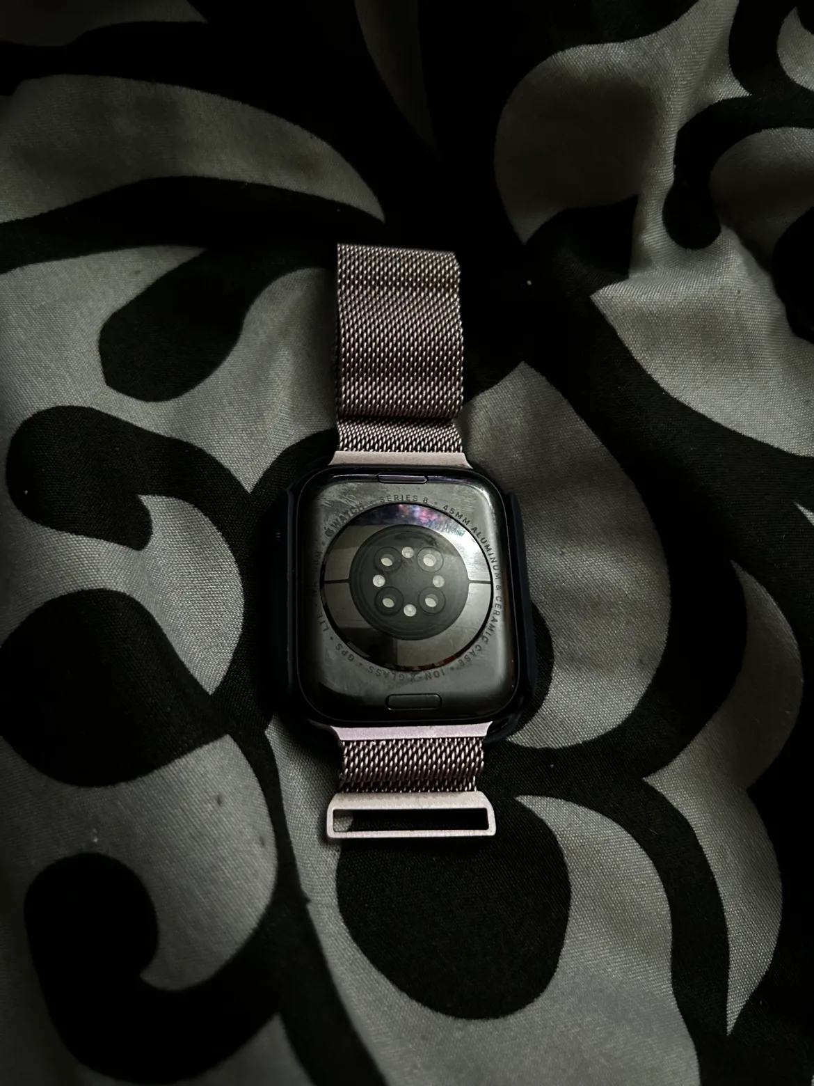 Apple Watch Series 8 image indicator(3)