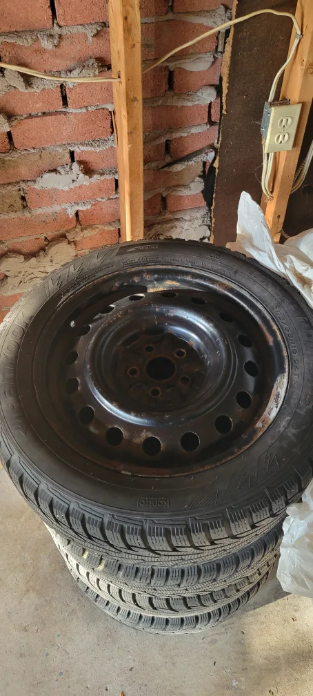 Tires with rims