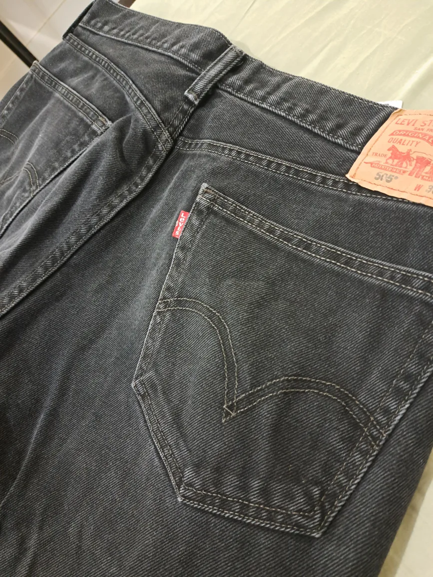 34x30 vintage Levi's straight fit 505 black jeans image indicator(8)