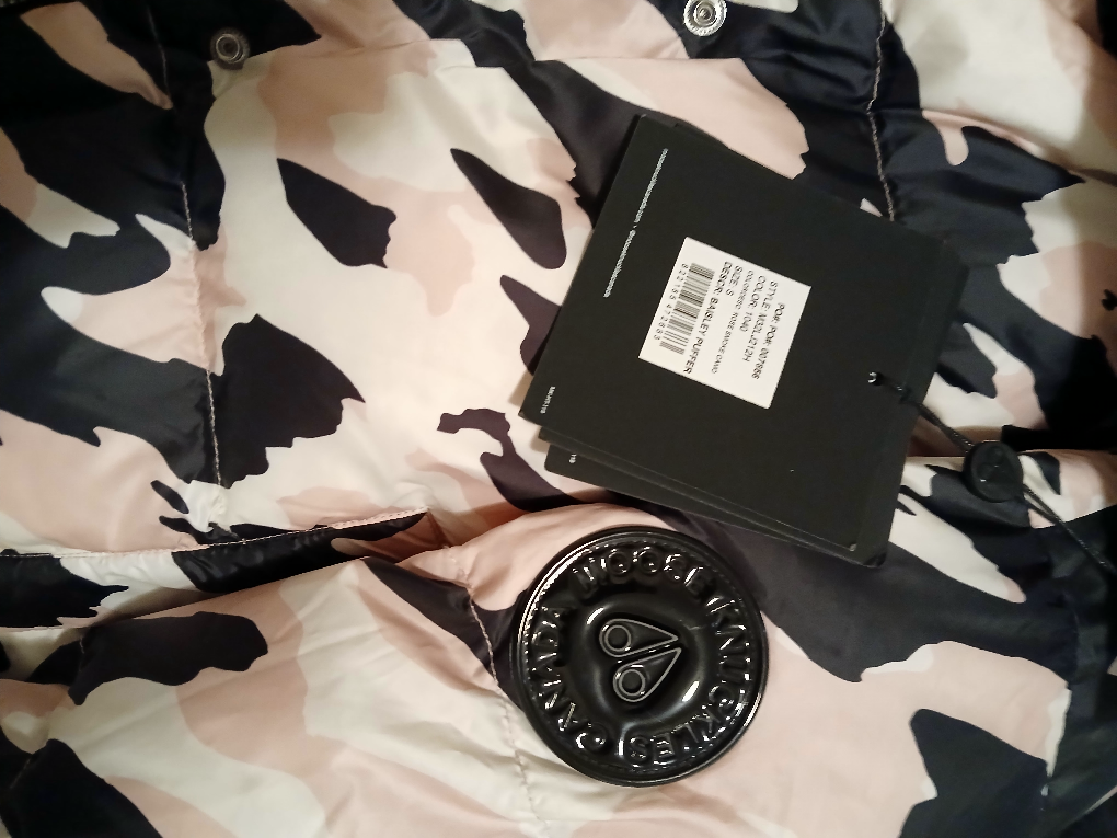 Moose Knuckles BAISLEY PUFFER ROSE SMOKE CAMO - photo 4