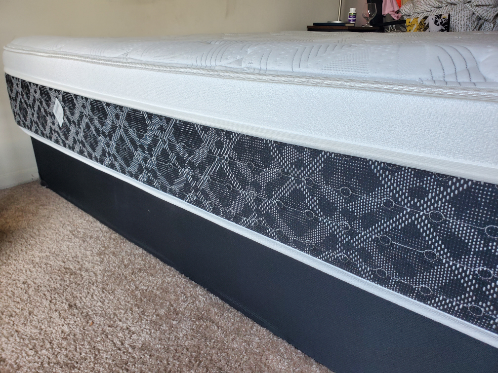 Queen Mattress & Box Spring Set - photo 2