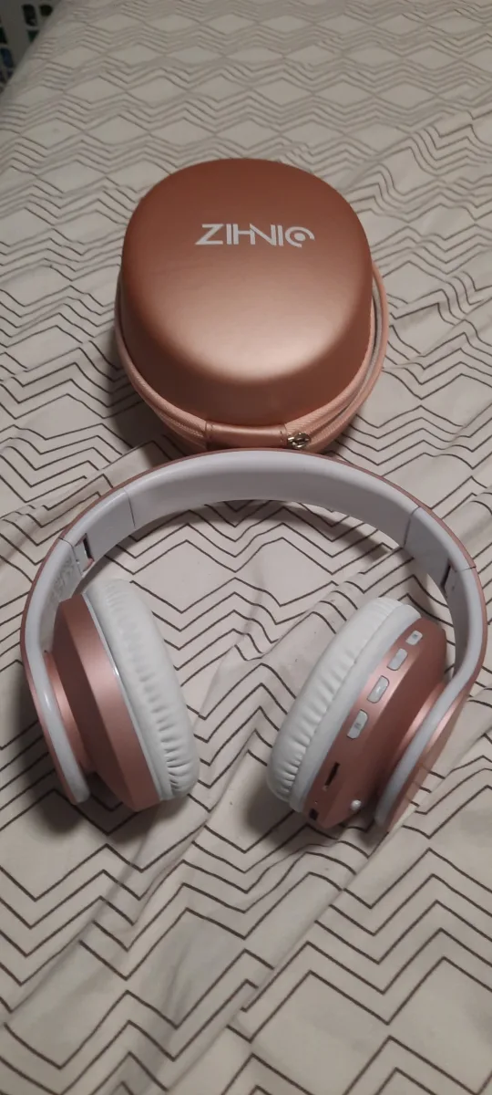 Zihic Wireless Headphones thumbnail