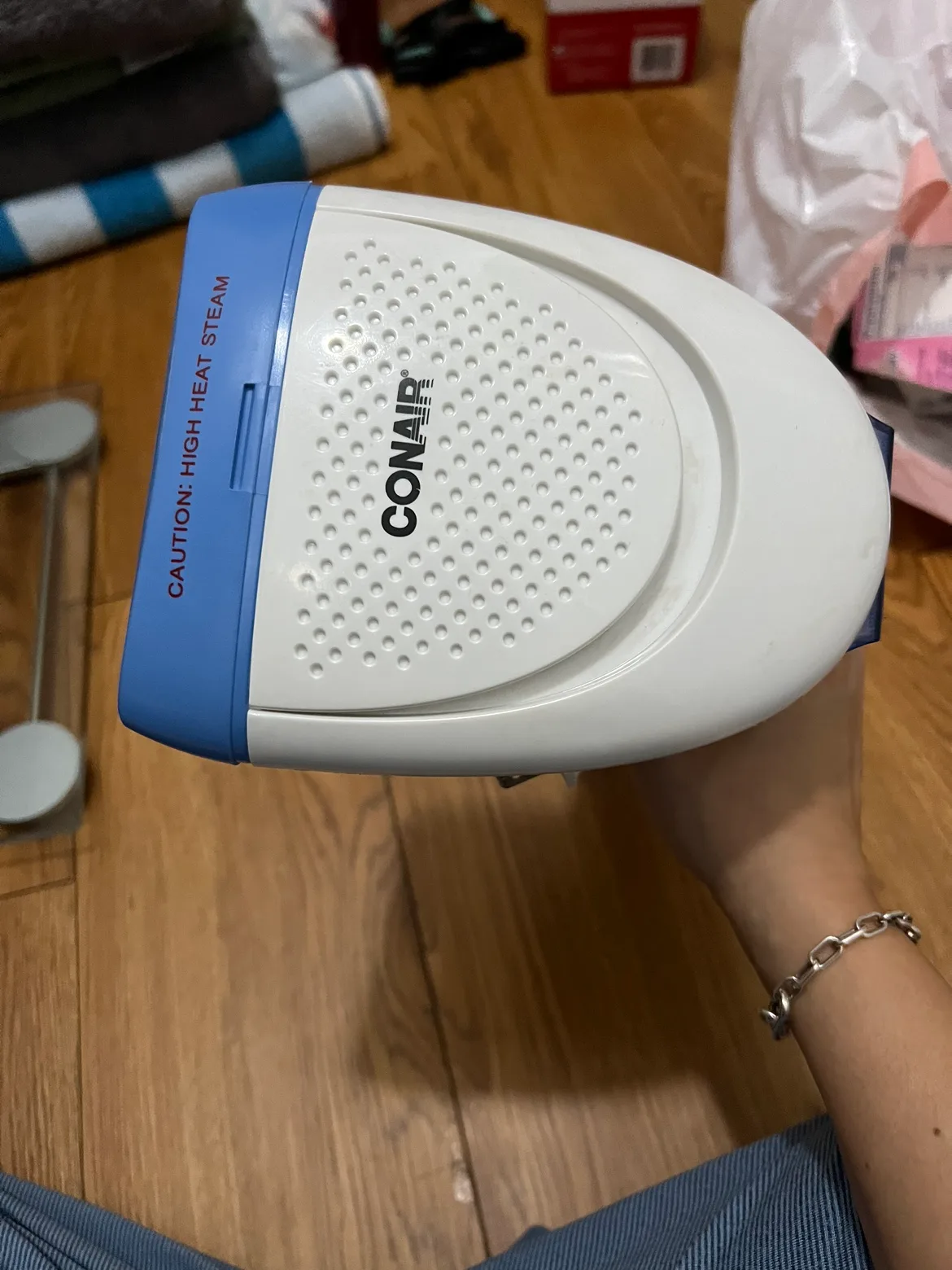 Conair Handheld Garment Steamer thumbnail