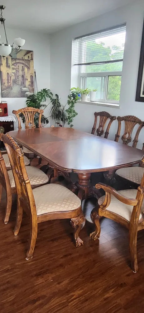 Dining Room Set with Hutch image indicator(5)