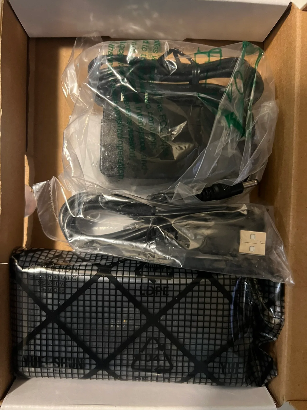 StarTech 4 Port Compact USB 2.0 Hub - Black image indicator(2)