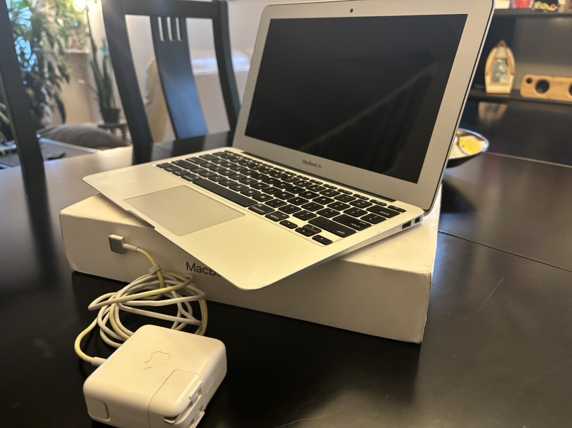 MacBook Air - photo 3