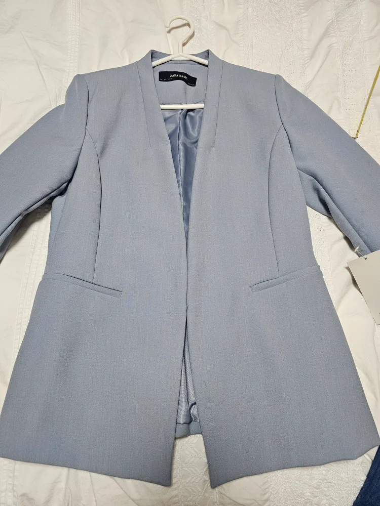 Zara Basic Blazer  - size Large image indicator(3)