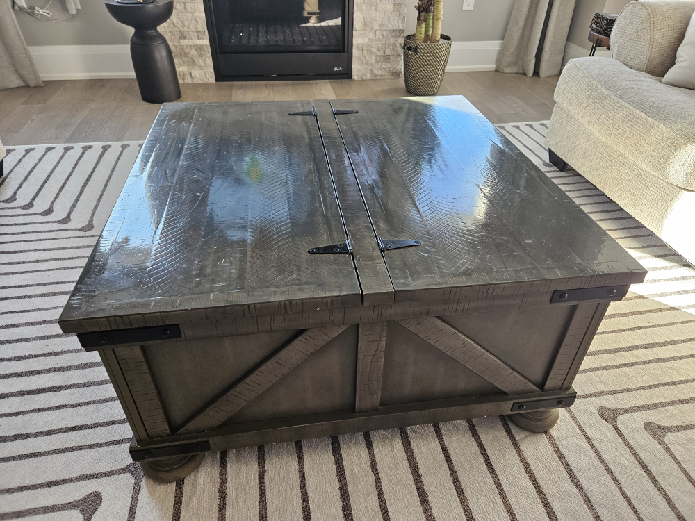 Lift Top Coffee Table in great condition - photo 5