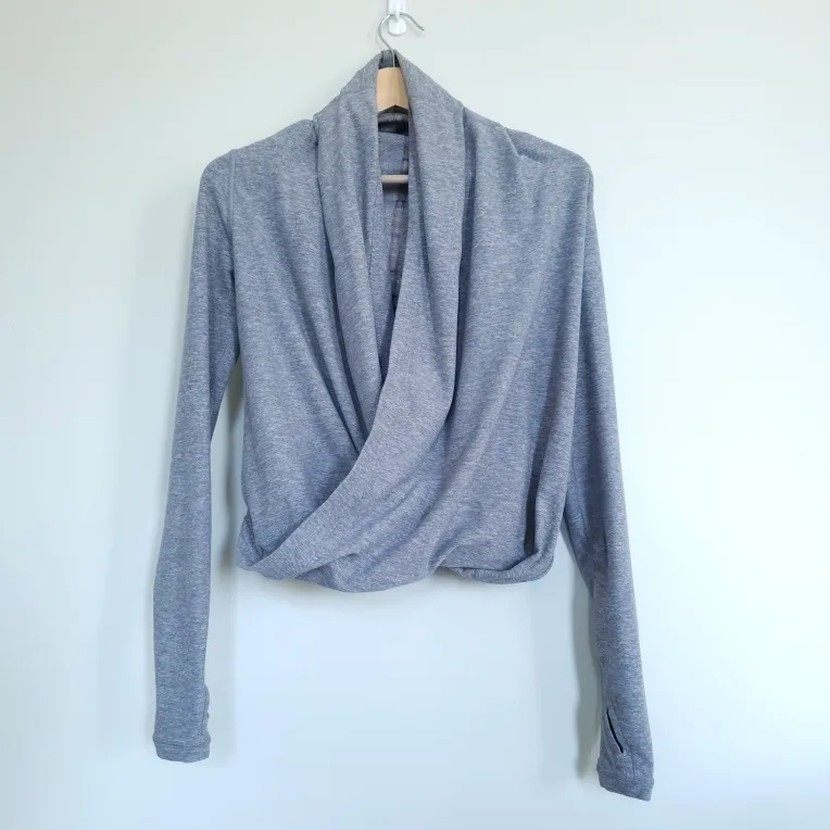 Lululemon Ivivva Four Count Shrug Gray Yoga Sports Hoodie 10 image indicator(2)