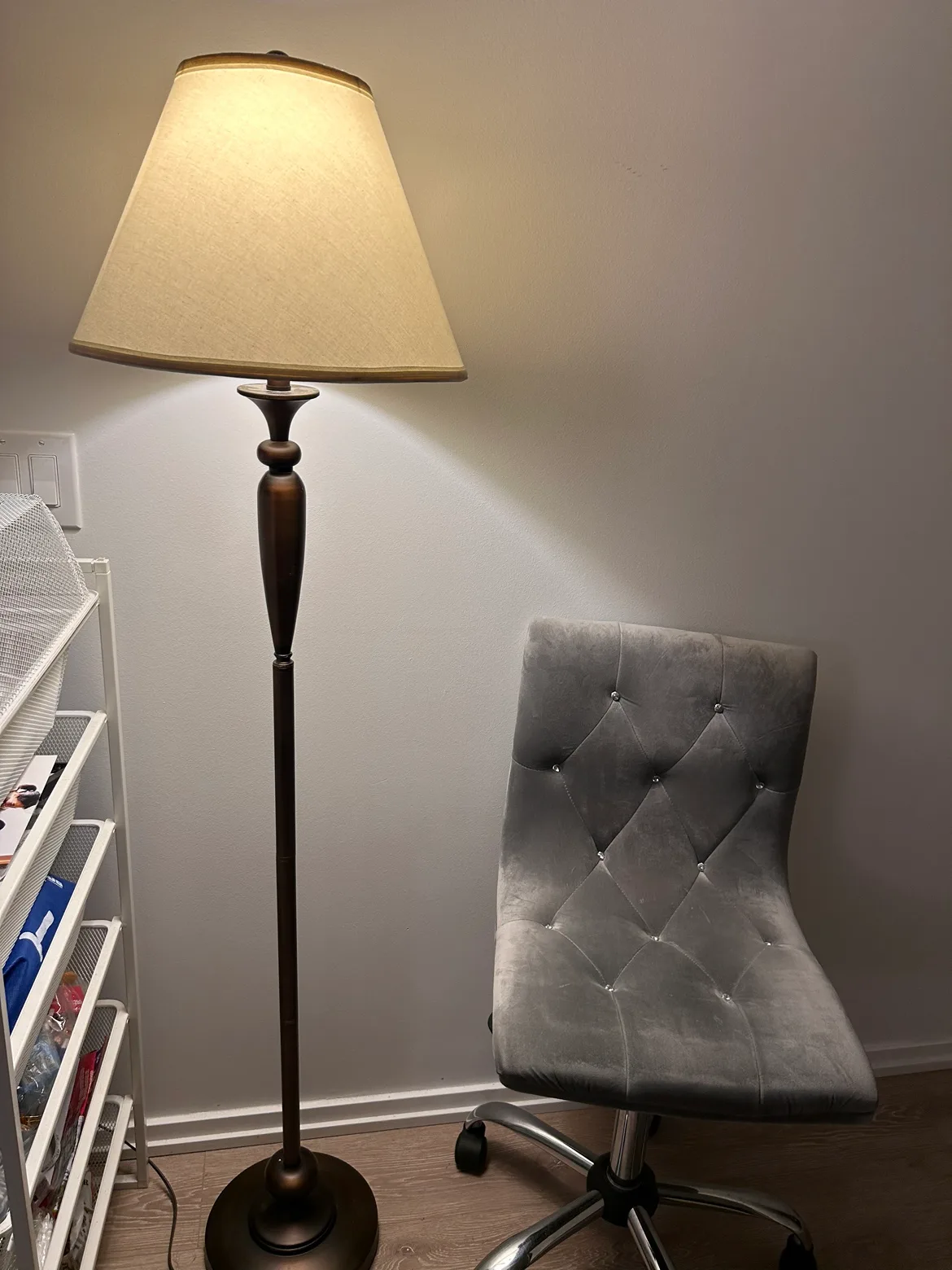 Floor Lamp thumbnail