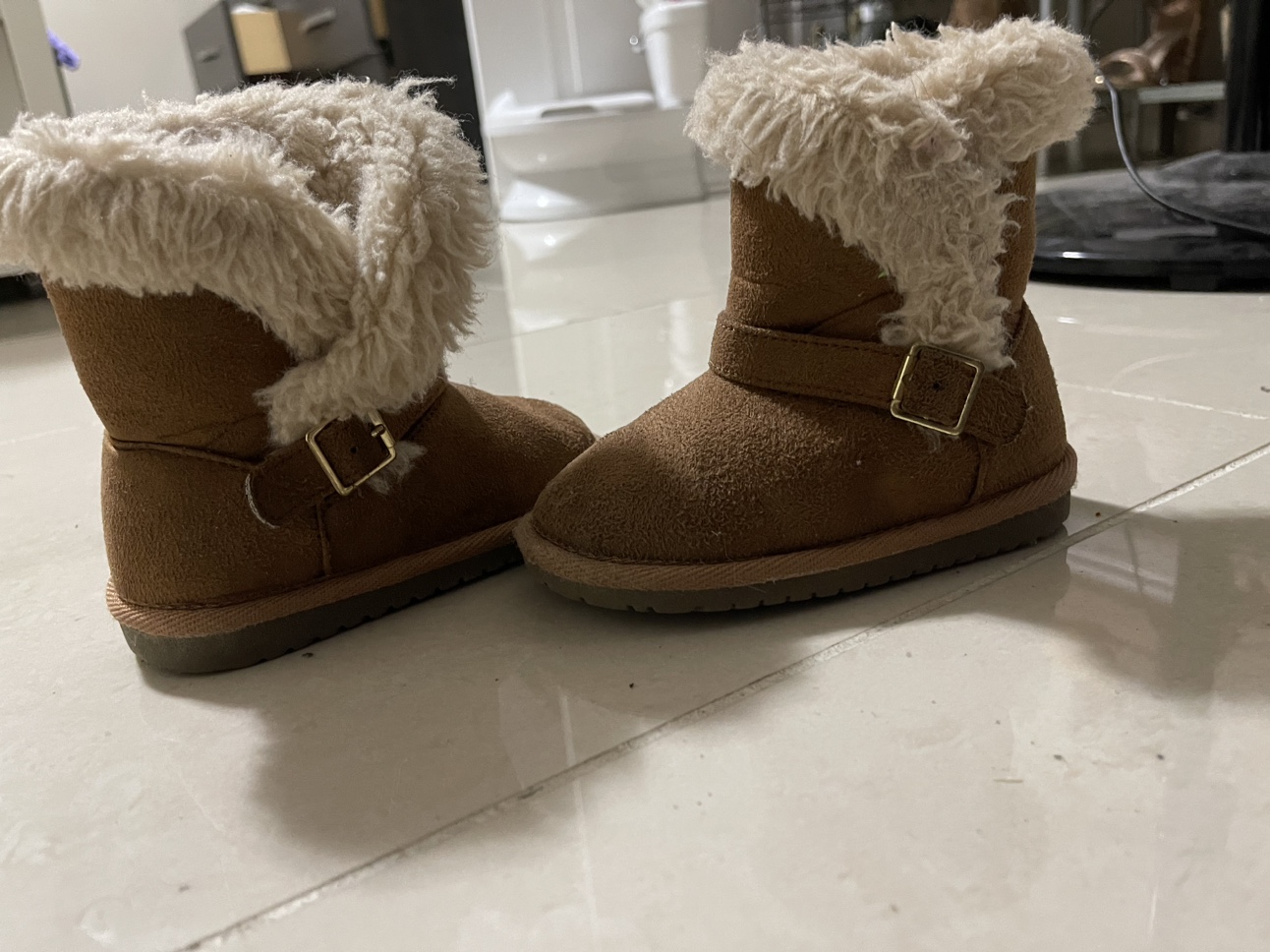 Baby Girl's Winter Boots size 7 both for $15 - photo 2