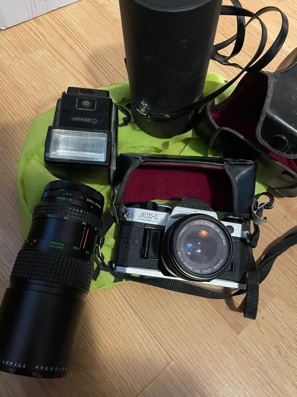 Canon AE-1 Program 35mm Film Camera image indicator(6)