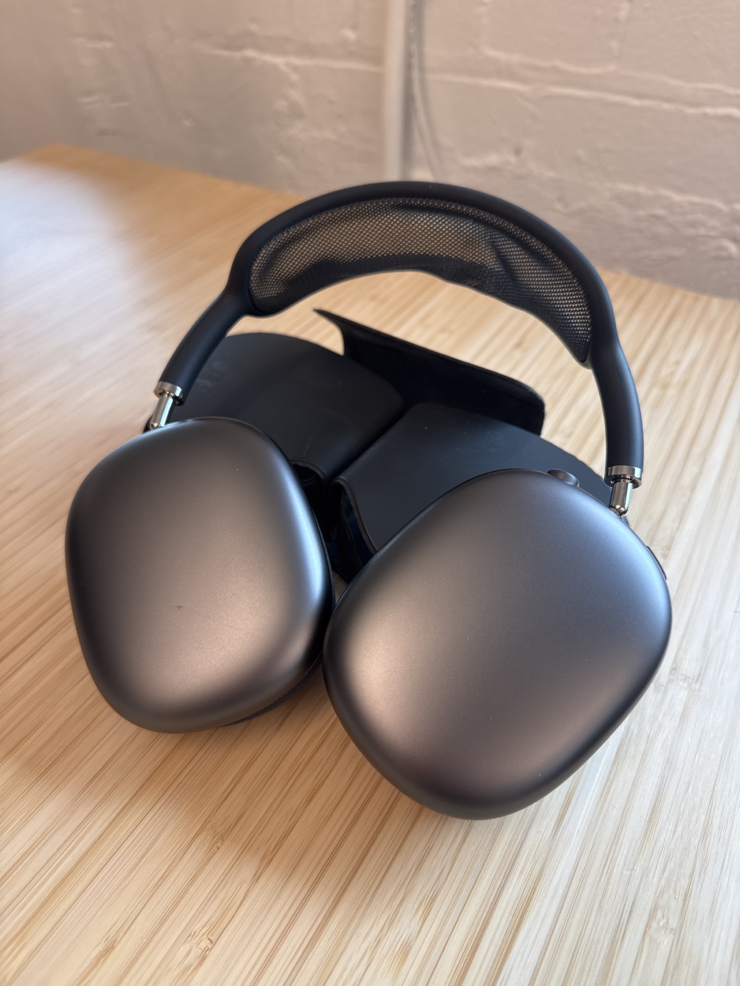 Airpod max w/ connectivity issue - photo 2