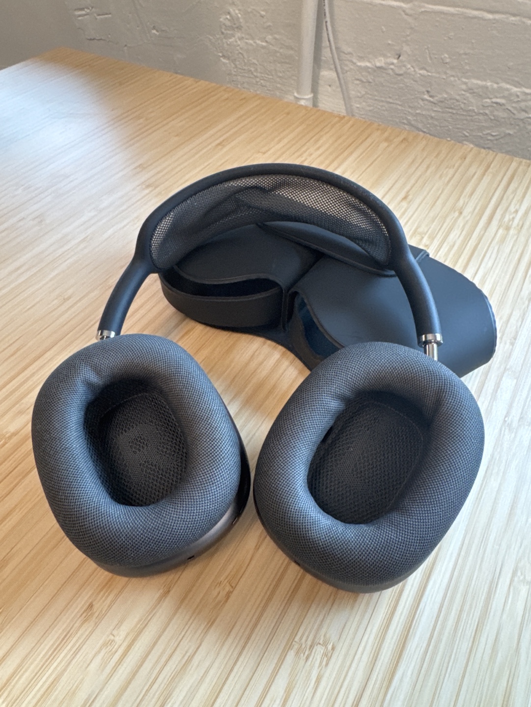 Airpod max w/ connectivity issue - photo 3