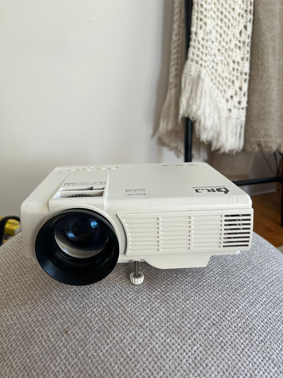 DR.J Professional Projector