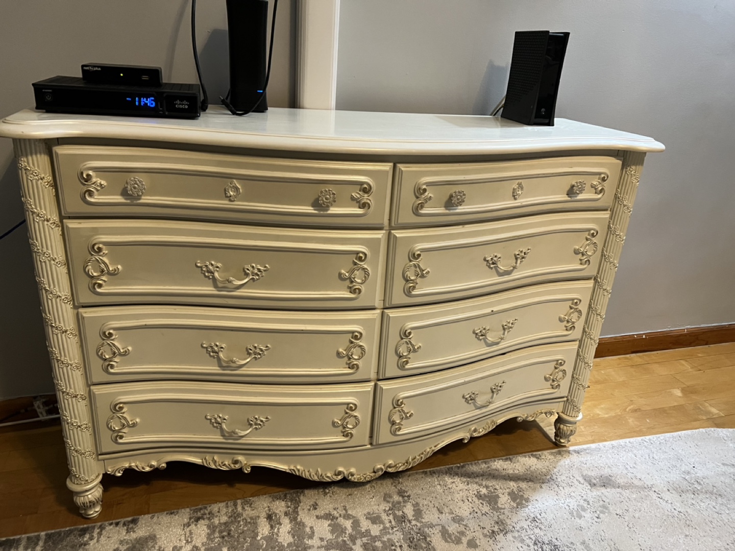 White 6 Drawer Dresser - photo 2