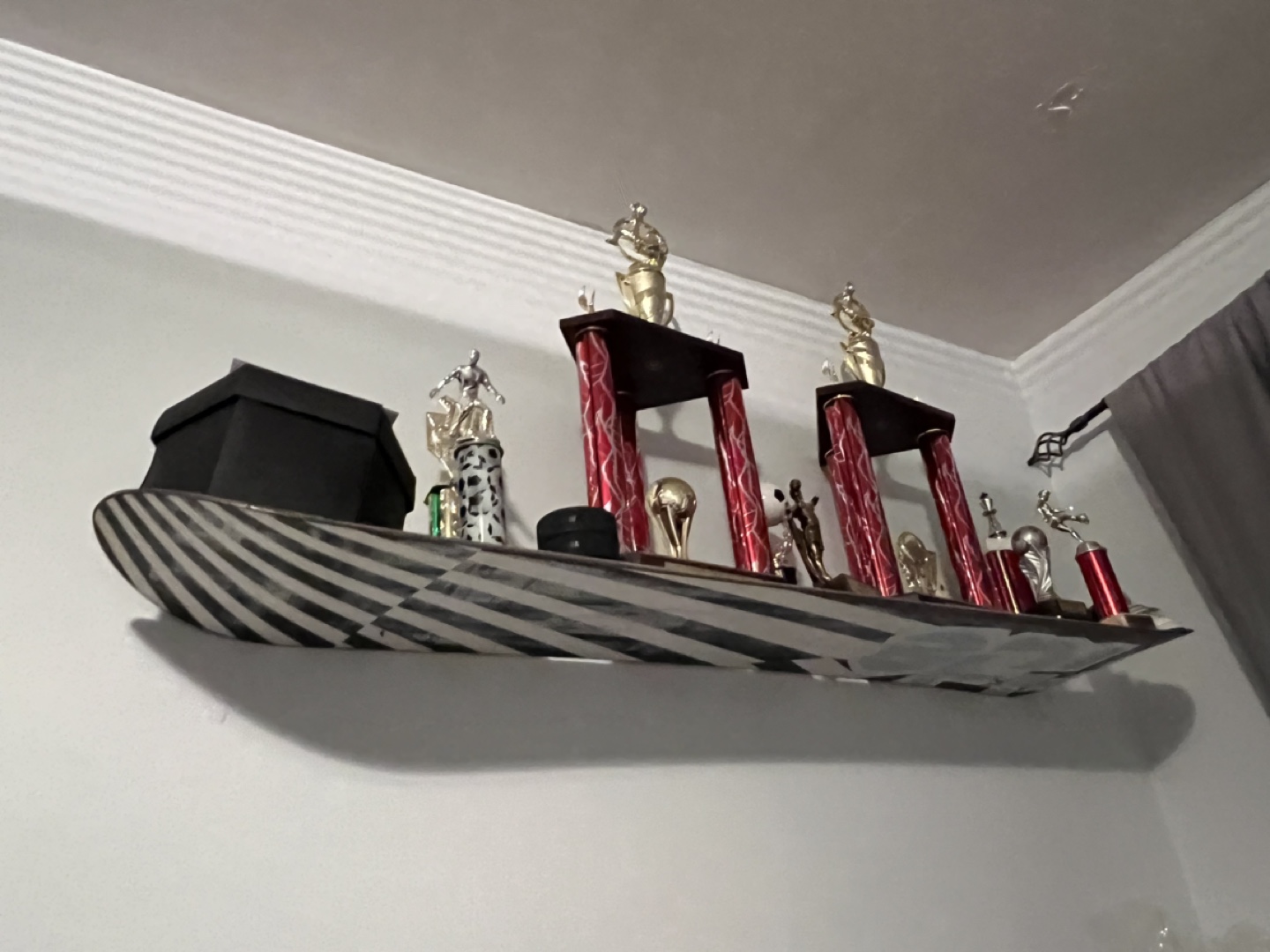 Snowboard Shelf