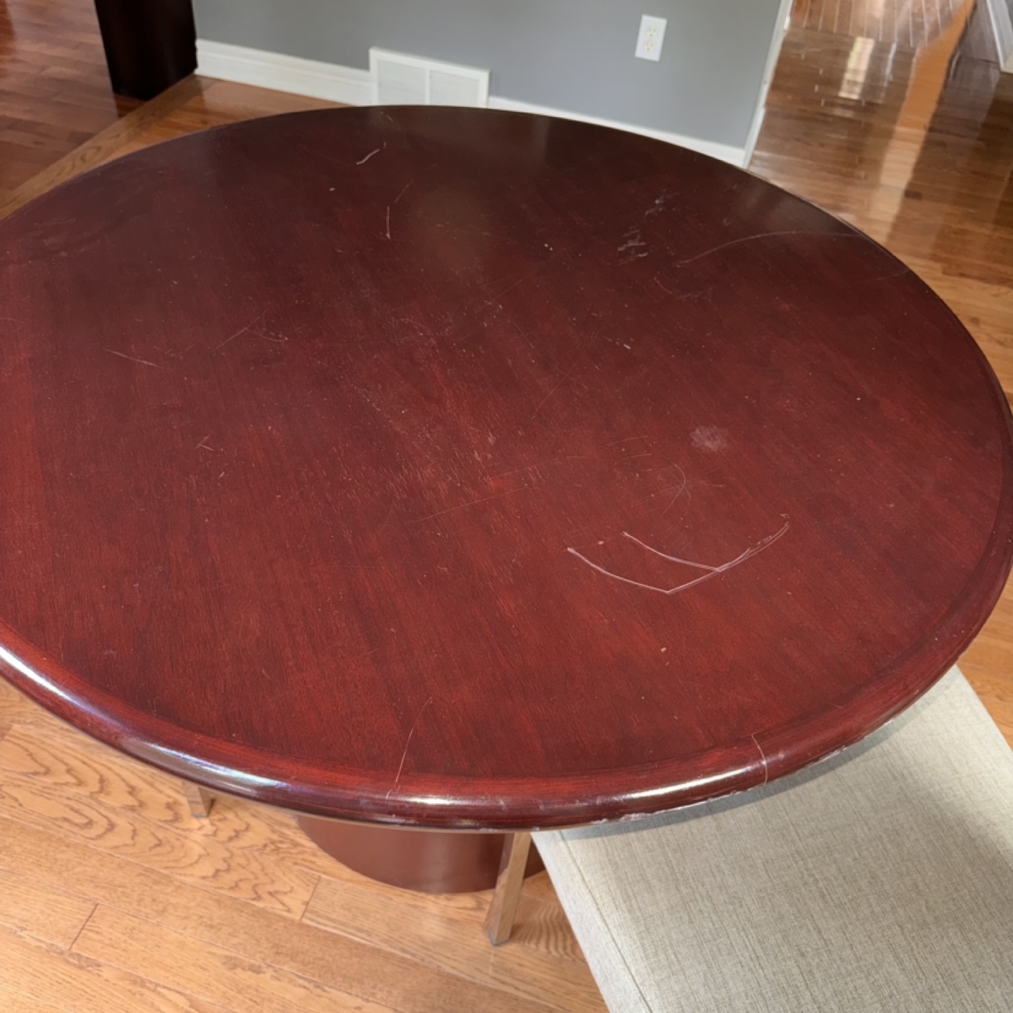 Round Wooden Dining Table - photo 4