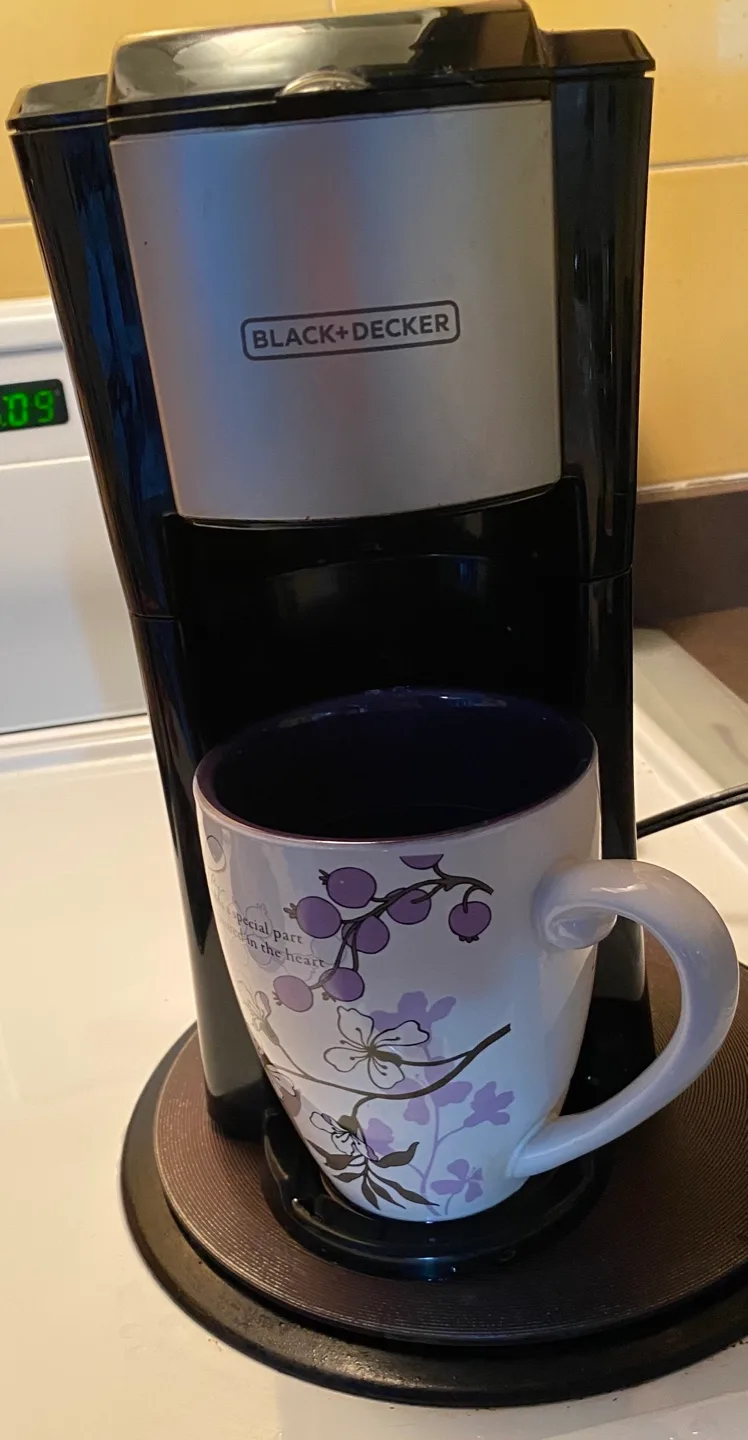 Black + Decker Single Serve Coffee Maker thumbnail