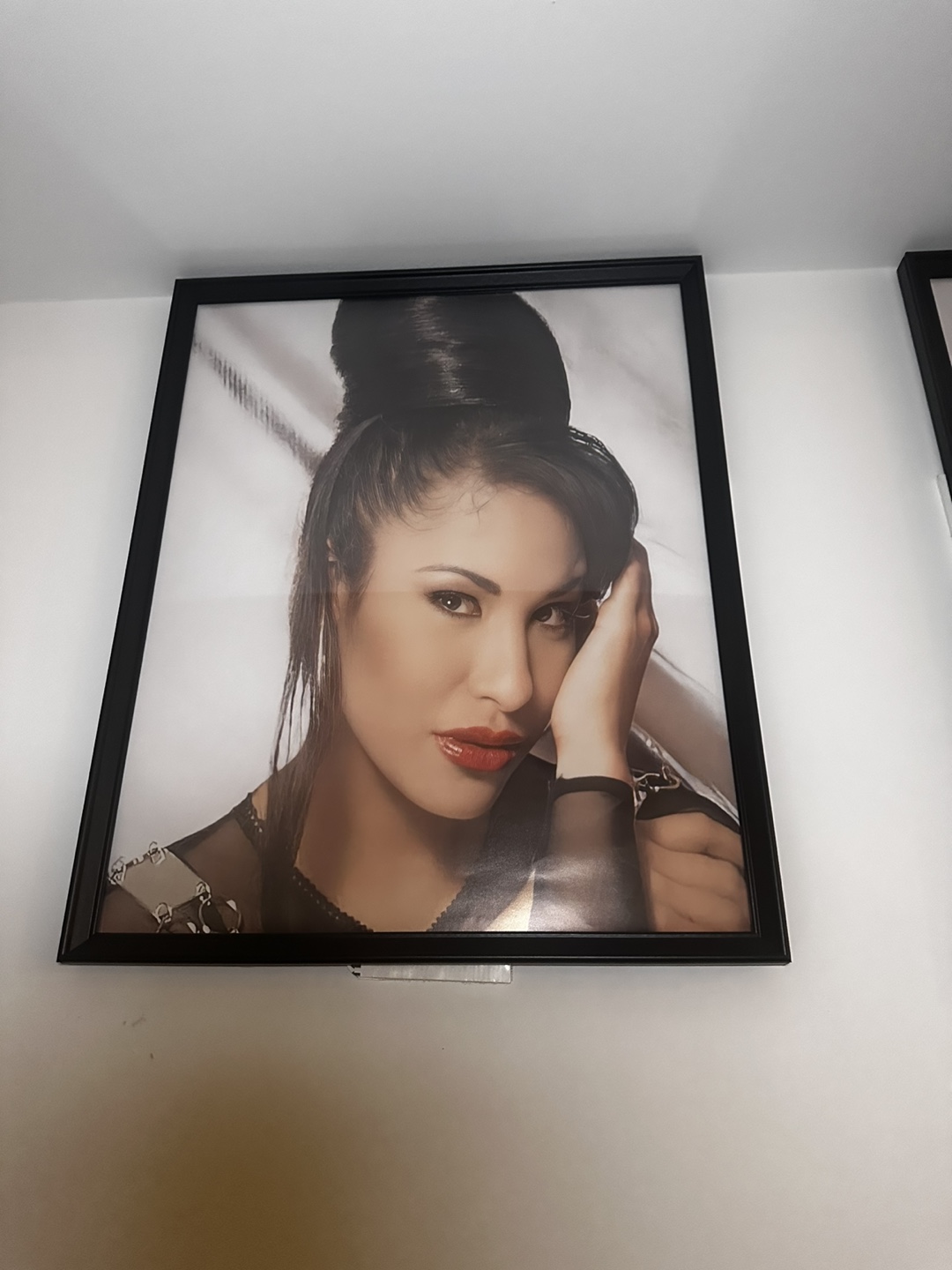 4 IKEA picture frames