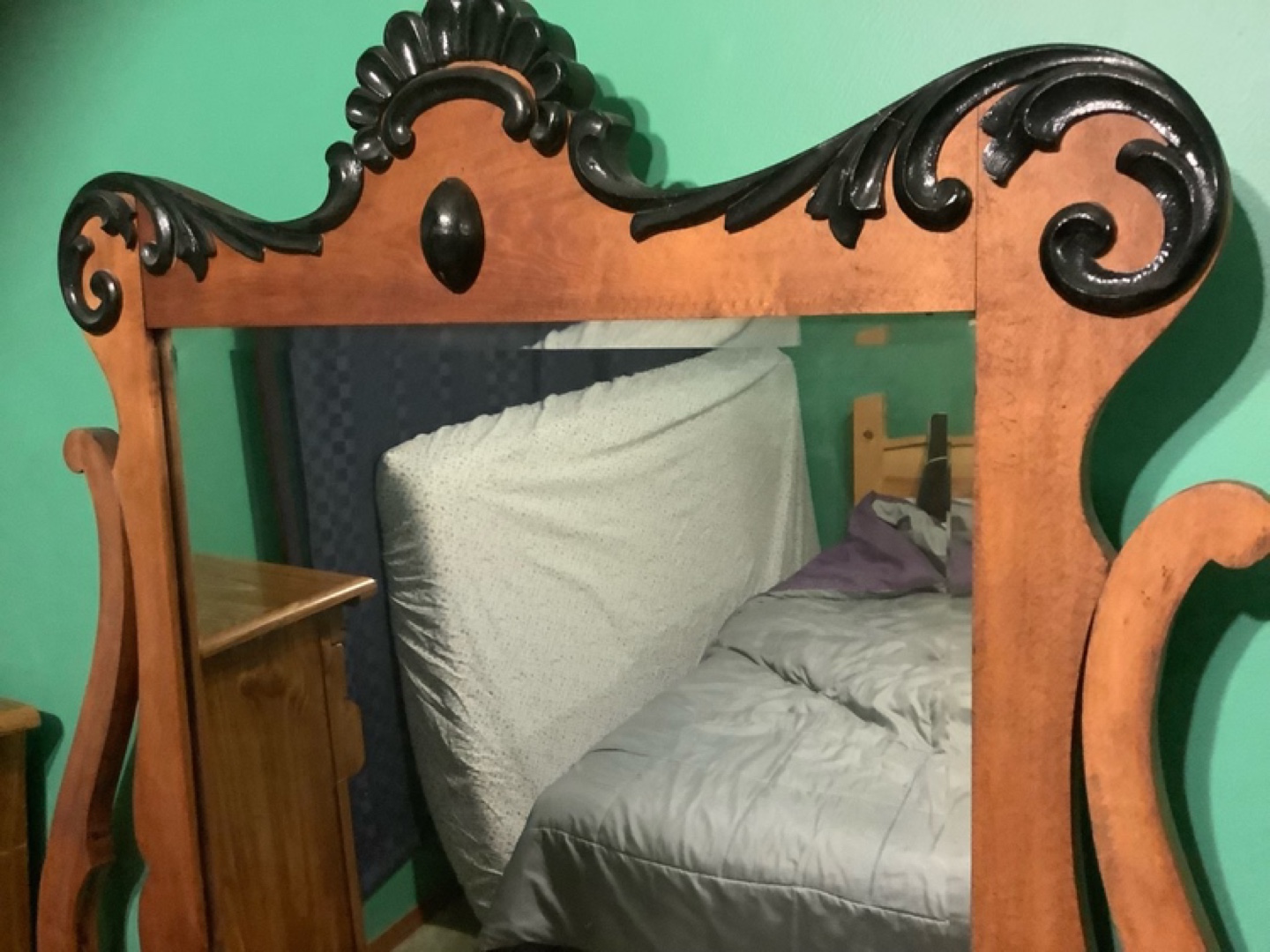 Antique Vanity - photo 4