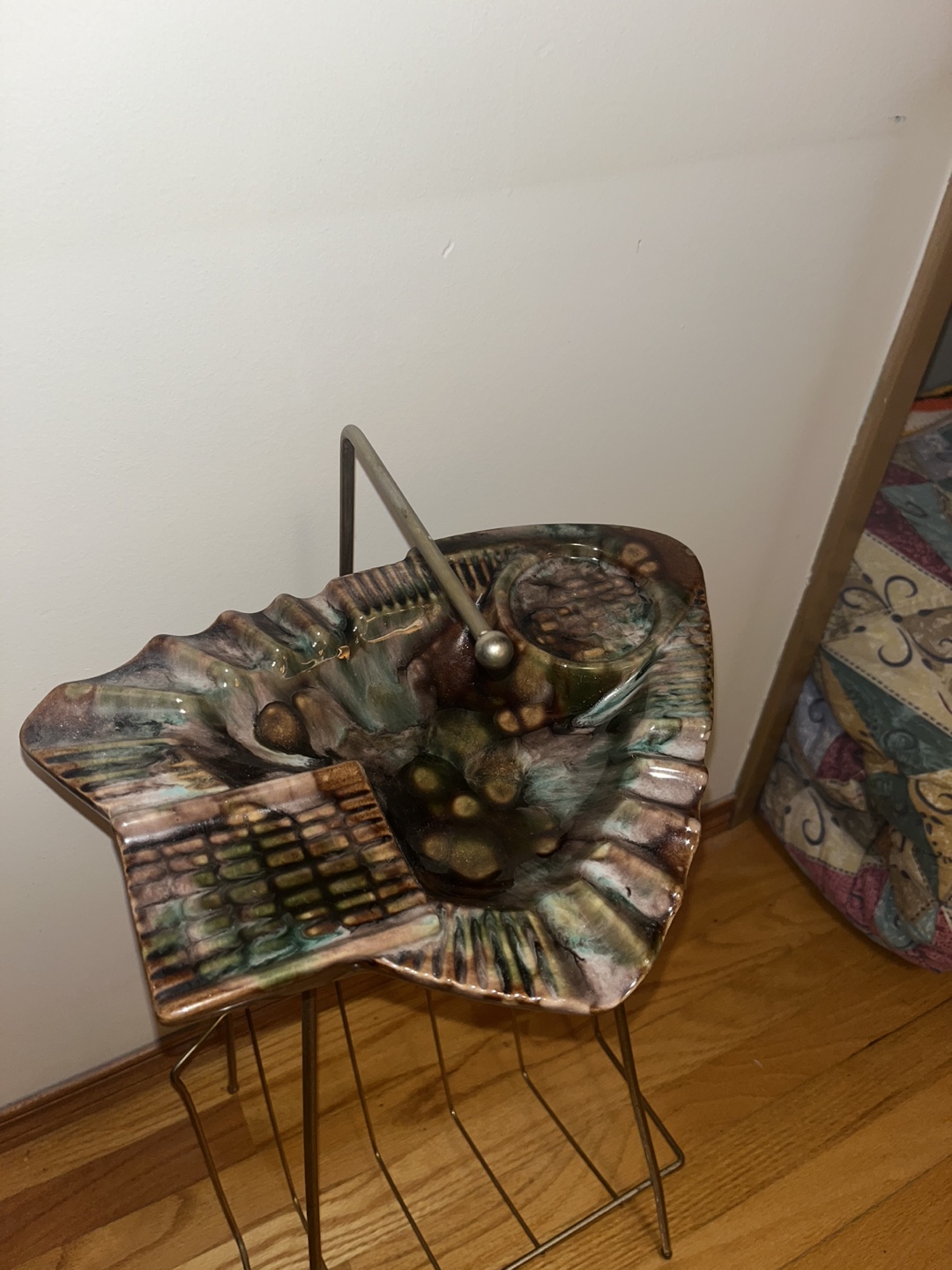 Vintage Ashtray Stand with magazine rack - photo 2