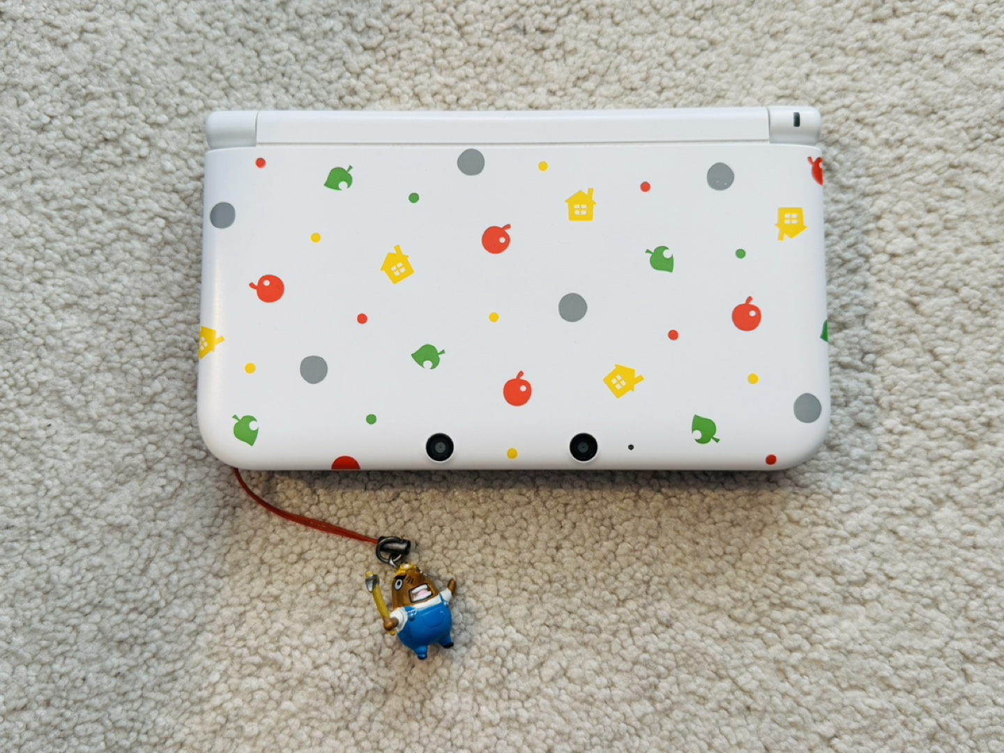 Nintendo 3DS XL Animal Crossing Edition Bundle - photo 2