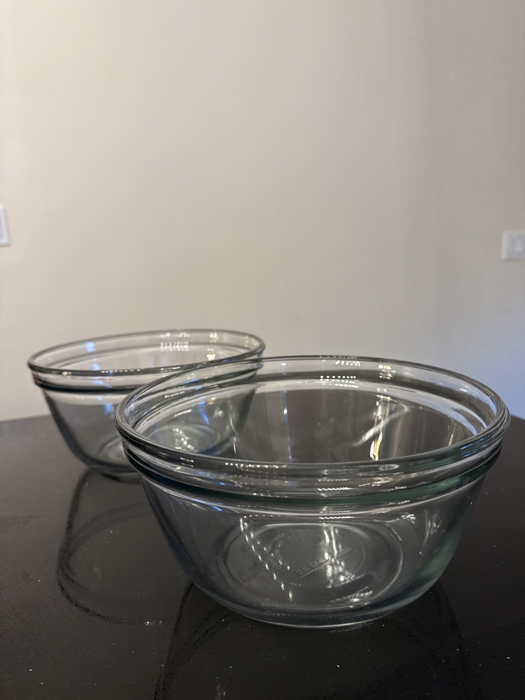 Set of 2 Glass Mixing Bowls