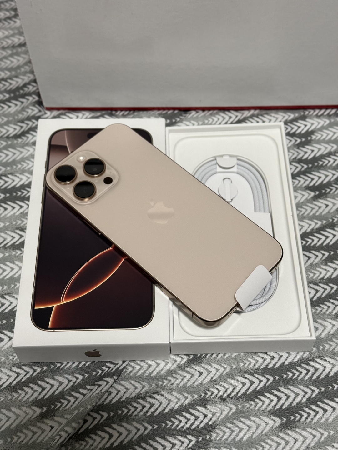 iPhone 16 Pro Max 256 GB (no lowballers) - photo 3