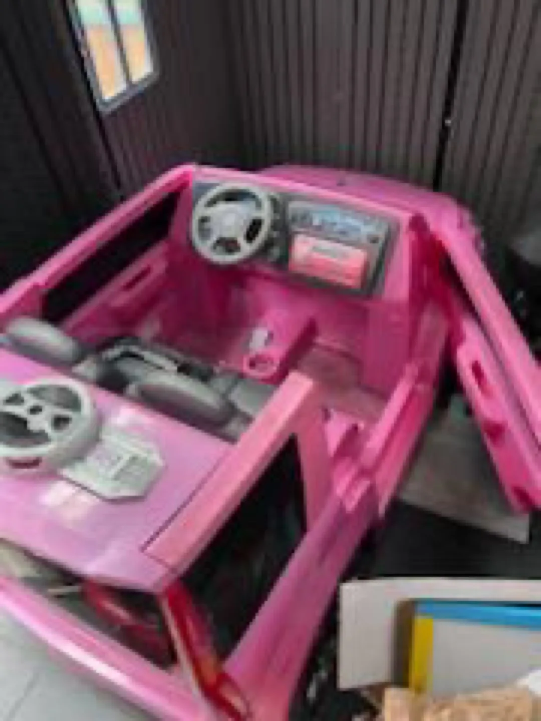 Pink Cadillac Ride-On Car image indicator(4)