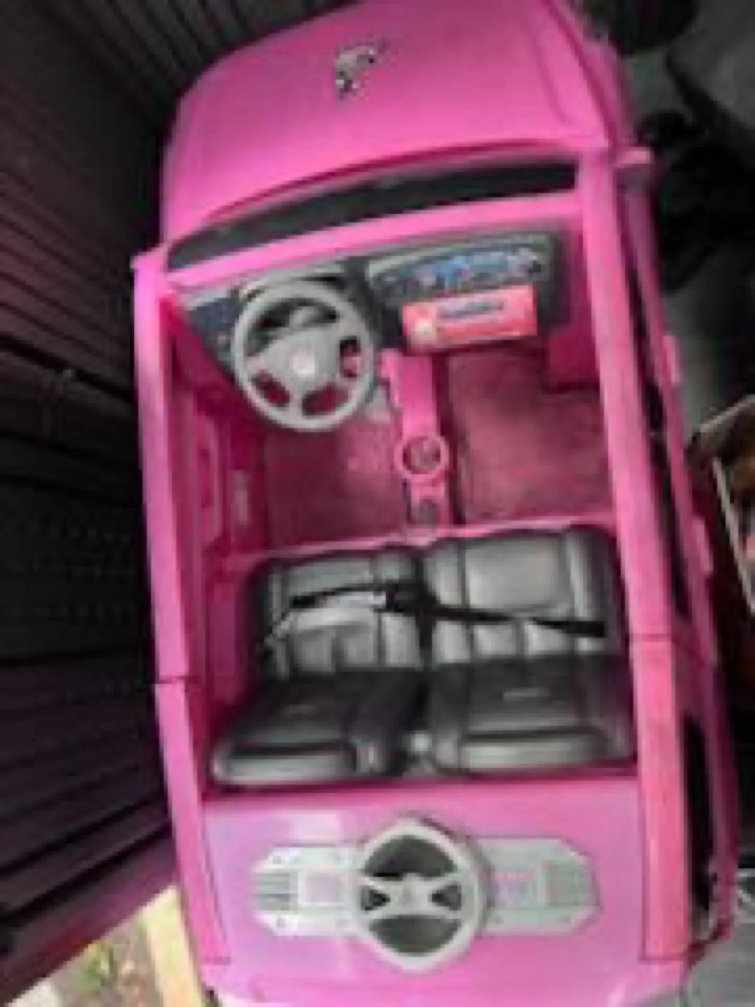Pink Cadillac Ride-On Car image indicator(9)