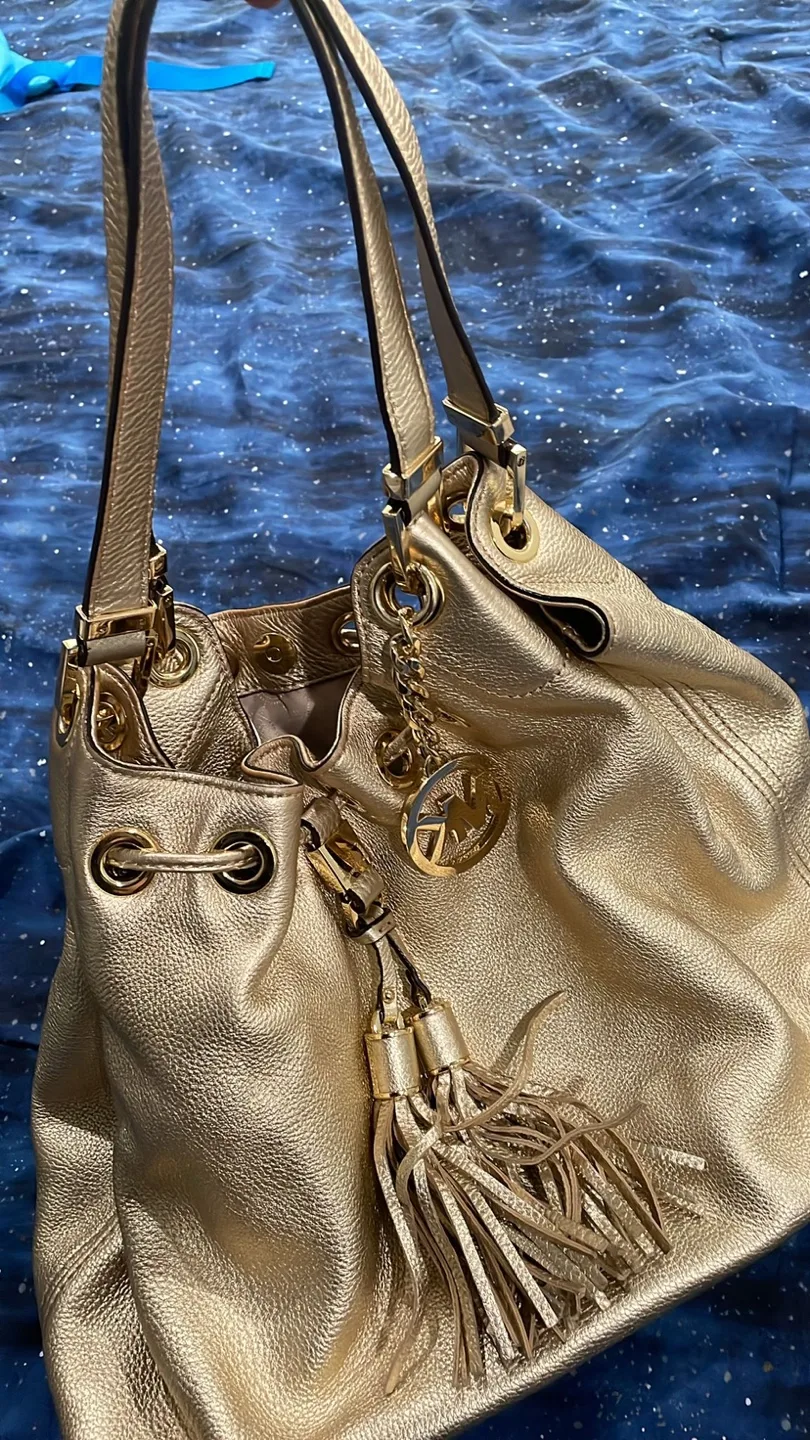 Michael Kors Gold Leather Bag image indicator(3)