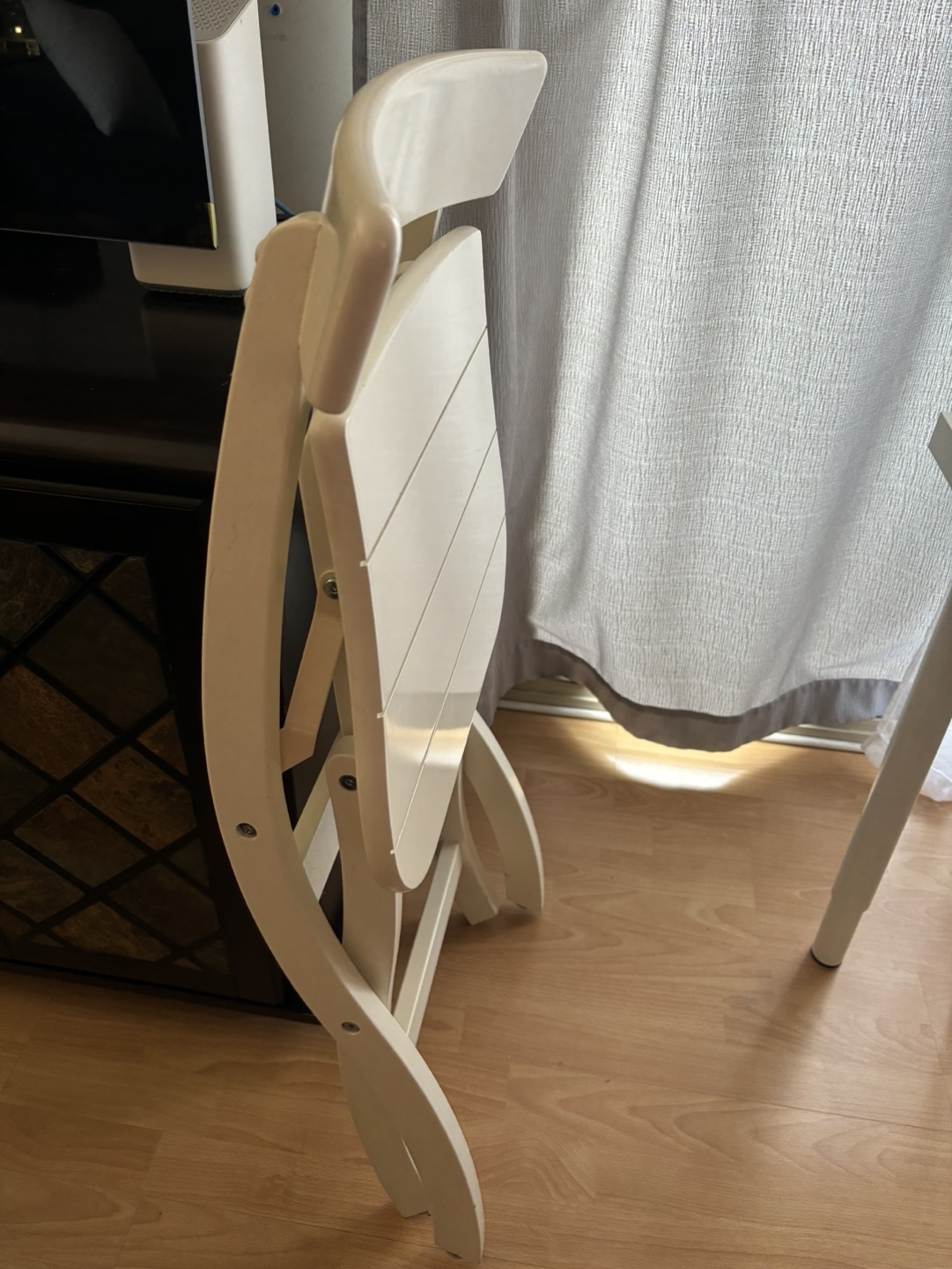 White Folding Chair - photo 3