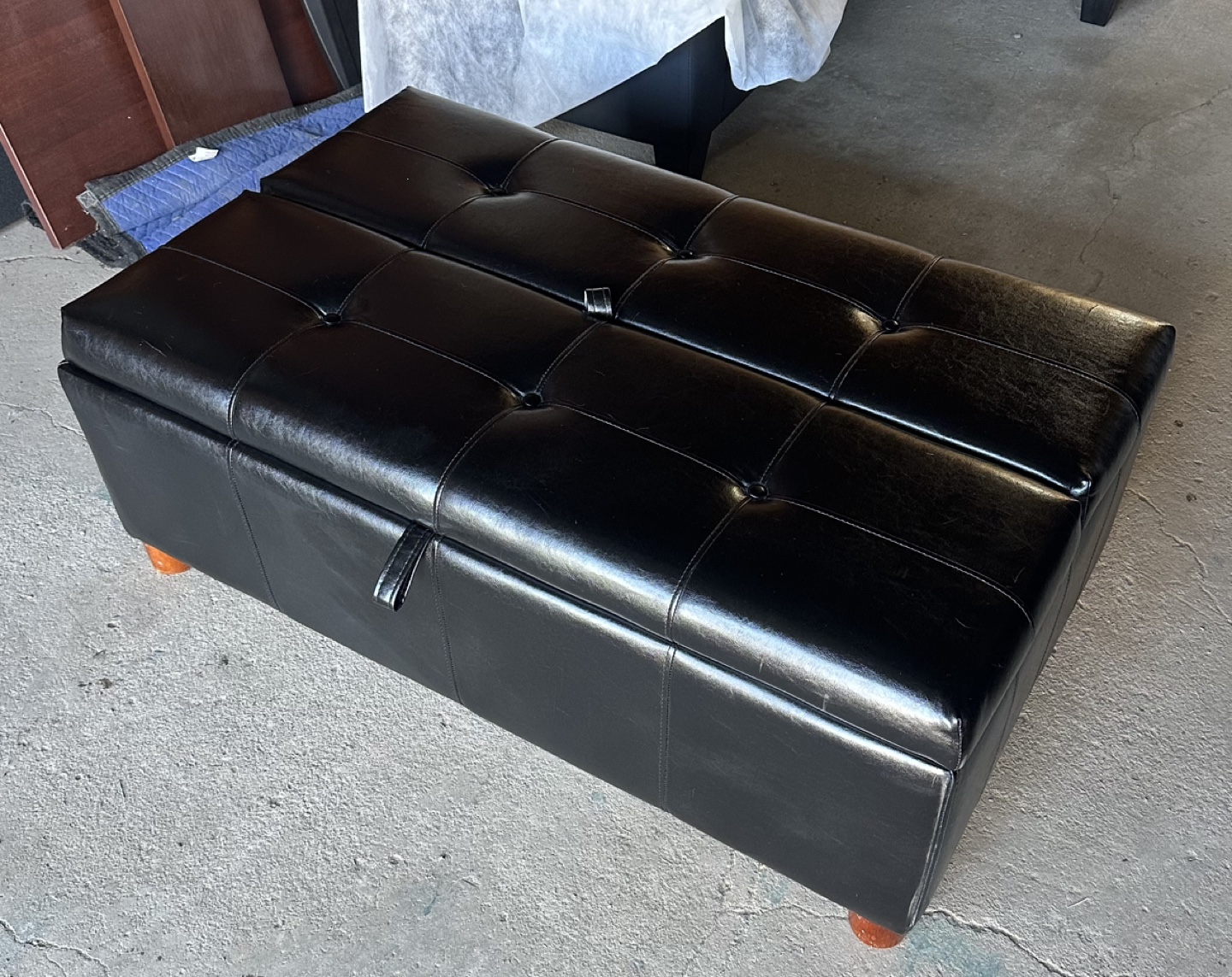 Ottoman with foldout bed