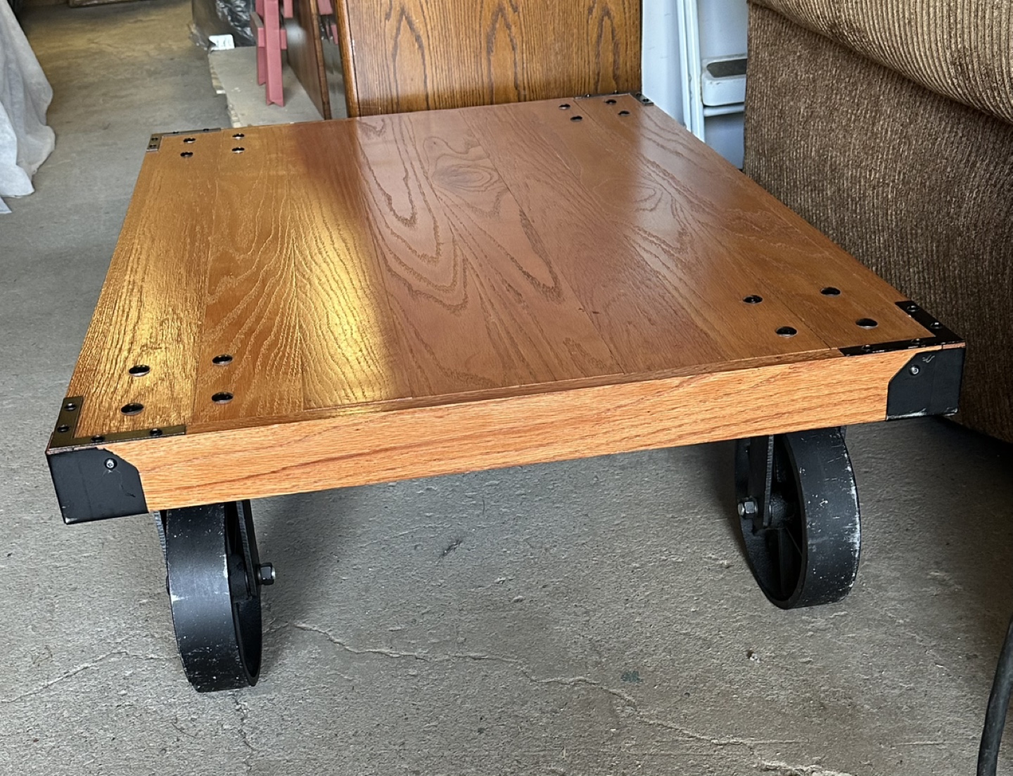 Wooden Coffee Table on Casters - photo 5
